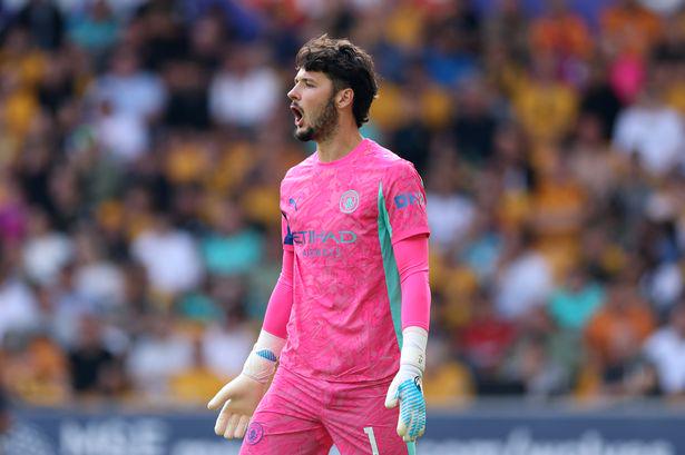 奥拉的球队, 竞争, 特拉福德并 奥拉的球队, 竞争, 特拉福德并