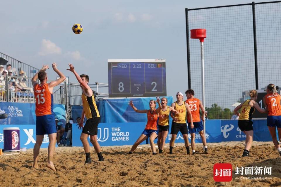 OoTaz, 球队在国际, 在兴隆湖畔 OoTaz, 球队在国际, 在兴隆湖畔