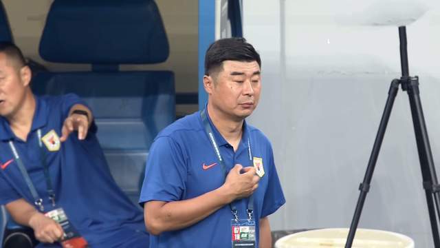 两人有望踢, 夏窗的外租 两人有望踢, 夏窗的外租