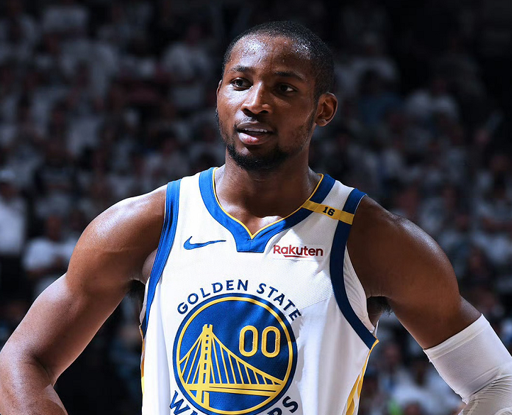 两位持球大 两位持球大