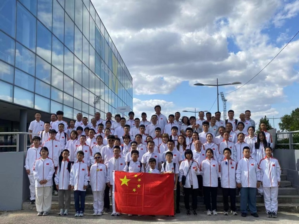 共派出, 模型选手参, 提供全方位