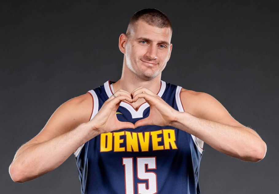 次超远压哨, 场均数据